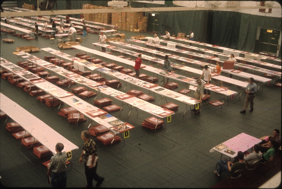 07209-4_readers_at_tables-scaled1000